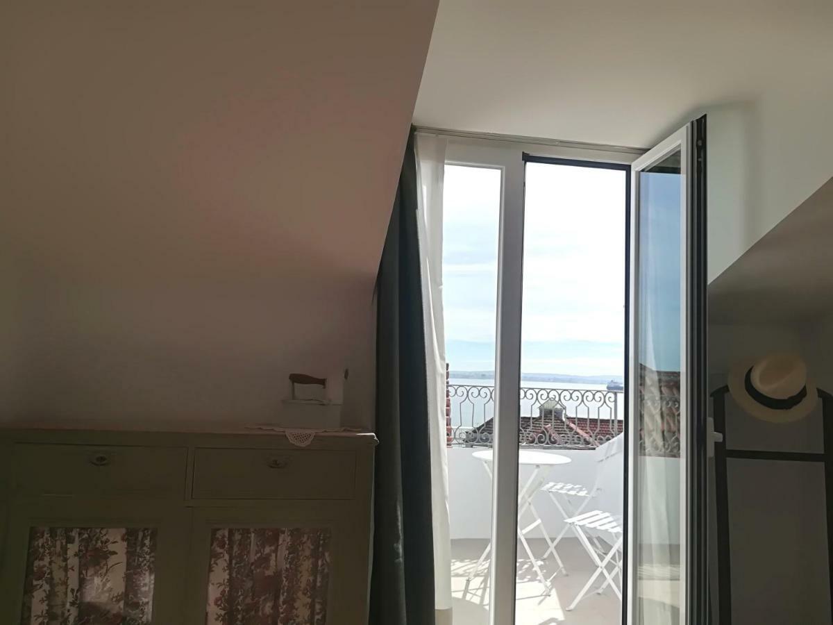 Little River View Triplex In Alfama 리스본 외부 사진